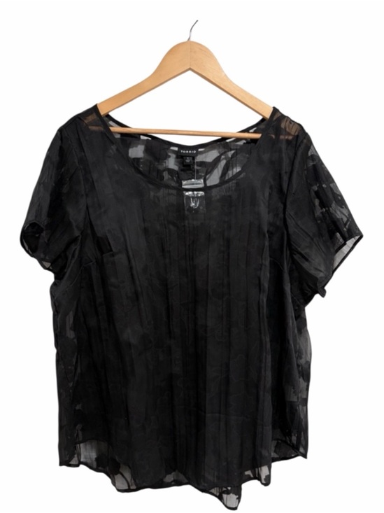 torrid Tops - 2/$30 Torrid Women’s Abbey Cotton Clip Floral Button Back Blouse Deep Black